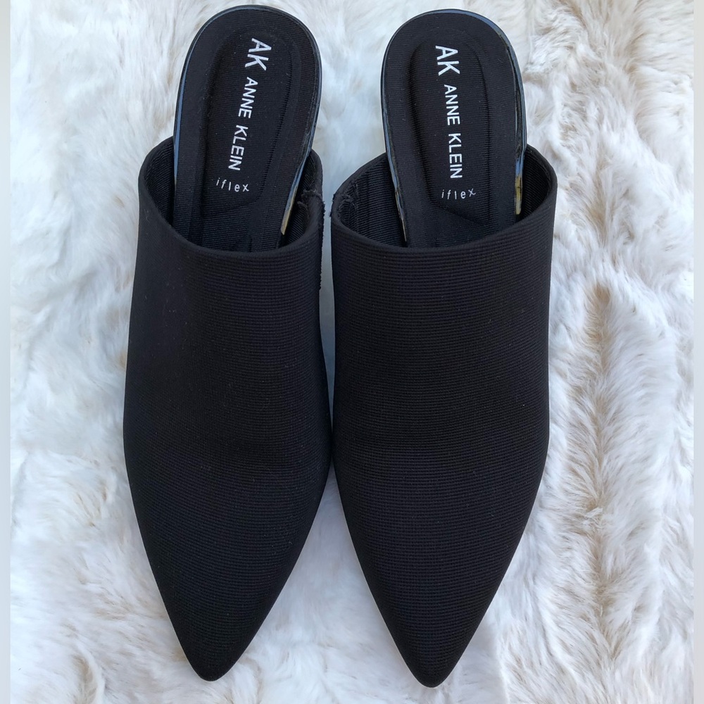 Anne Klein Empress Kittens Heeled Shoes Size 7,5 Black